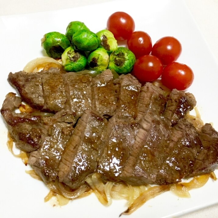 簡単ご馳走 にんにくれもん醤油の牛ももステーキ レシピ 作り方 By Kuuuma 楽天レシピ 簡単ご馳走 にんにくれもん醤油の牛ももステーキ レシピ 作り方 By Kuuuma 楽天レシピ